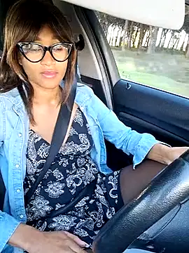 guardami1988 online show from 11.21.25