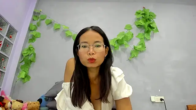 Snapshot of loveley_jenny chatting on 05.26.26 loveley jenny online show from 05.26.26