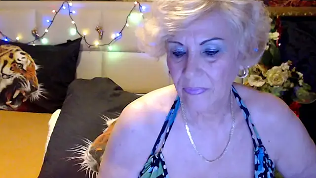 HappyWomanOn online show from 10.19.25
