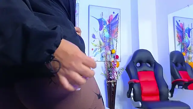 Marianaa Lopezz online show from 12.11.24