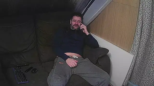 Snapshot of rob2810 chatting on 02.27.25 rob2810 online show from 02.27.25