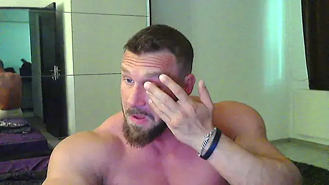 Snapshot of muscularkevin chatting on 05.01.26 muscularkevin online show from 05.01.26