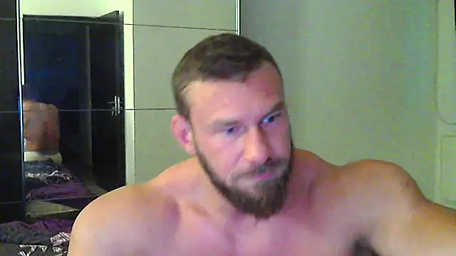 Snapshot of muscularkevin chatting on 05.16.26 muscularkevin online show from 05.16.26