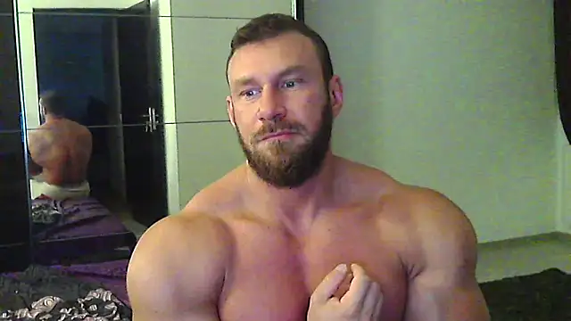 Snapshot of muscularkevin chatting on 05.18.26 muscularkevin online show from 05.18.26