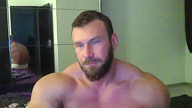 Snapshot of muscularkevin chatting on 05.18.26 muscularkevin online show from 05.18.26