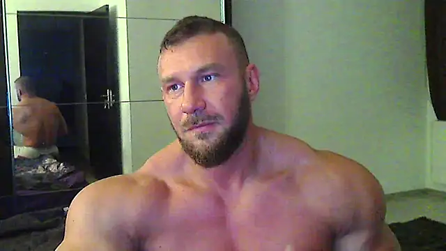 Snapshot of muscularkevin chatting on 05.20.26 muscularkevin online show from 05.20.26