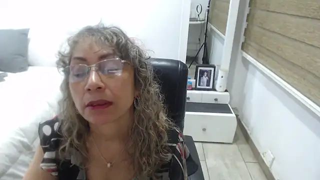 Snapshot of jesy_hot chatting on 02.08.26 jesy hot online show from 02.08.26