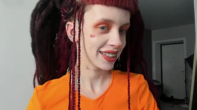 Snapshot of FlowerOfSin2001 chatting on 03.03.25 FlowerOfSin2001 online show from 03.03.25