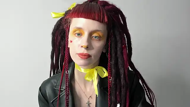 Snapshot of FlowerOfSin2001 chatting on 03.04.25 FlowerOfSin2001 online show from 03.04.25