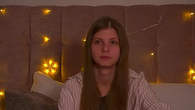 Snapshot of AudreyBarlow chatting on 12.14.24 AudreyBarlow online show from 12.14.24