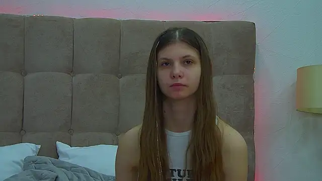 Snapshot of AudreyBarlow chatting on 02.08.25 AudreyBarlow online show from 02.08.25