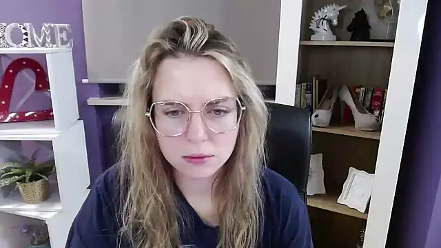 Zoey Erotic online show from 11.19.25