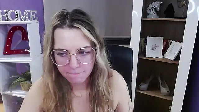 Zoey Erotic online show from 12.15.25