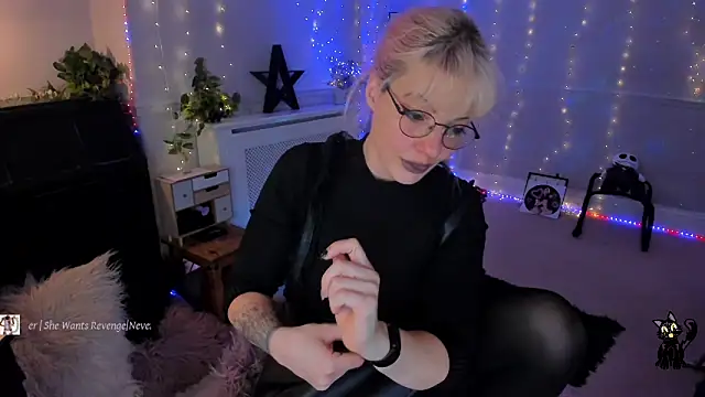 AliceW0lf online show from 03.03.25