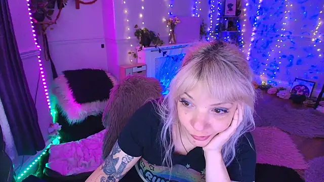 AliceW0lf online show from 04.28.26