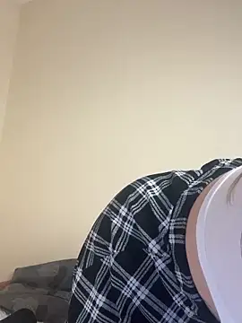 Ema X Love online show from 03.15.26