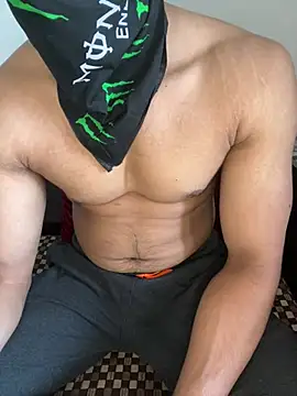 Snapshot of AmHunter04 chatting on 03.19.25 AmHunter04 online show from 03.19.25