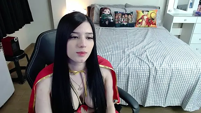 Snapshot of kittykat18x chatting on 12.08.24 kittykat18x online show from 12.08.24