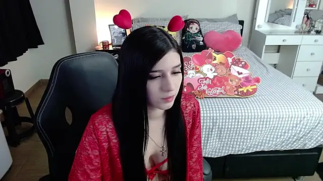 Snapshot of kittykat18x chatting on 02.14.25 kittykat18x online show from 02.14.25