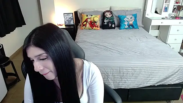 Snapshot of kittykat18x chatting on 02.28.25 kittykat18x online show from 02.28.25