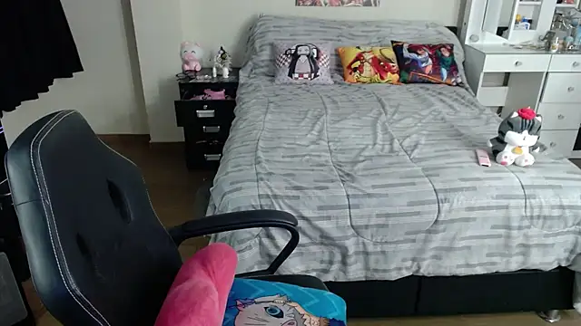 kittykat18x online show from 10.29.25