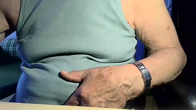 Snapshot of tachione2 chatting on 06.01.26 tachione2 online show from 06.01.26