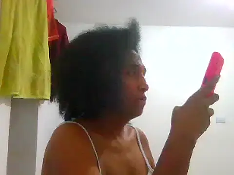 Snapshot of Aishamara chatting on 02.14.25 Aishamara online show from 02.14.25