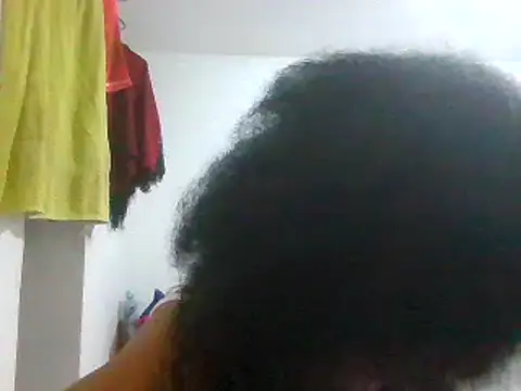 Snapshot of Aishamara chatting on 02.14.25 Aishamara online show from 02.14.25