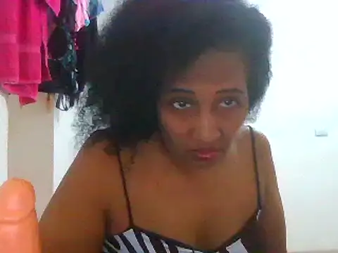 Snapshot of Aishamara chatting on 02.18.25 Aishamara online show from 02.18.25