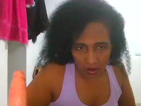 Snapshot of Aishamara chatting on 02.21.25 Aishamara online show from 02.21.25