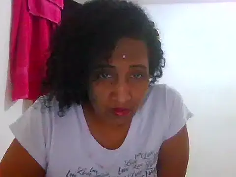 Snapshot of Aishamara chatting on 03.02.25 Aishamara online show from 03.02.25