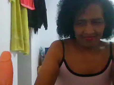 Snapshot of Aishamara chatting on 03.10.25 Aishamara online show from 03.10.25