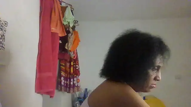 Snapshot of Aishamara chatting on 10.18.25 Aishamara online show from 10.18.25