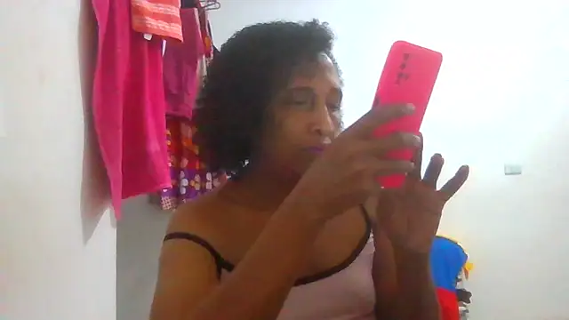 Snapshot of Aishamara chatting on 10.20.25 Aishamara online show from 10.20.25
