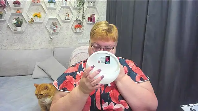 Snapshot of _big_love_ chatting on 04.18.26 big love online show from 04.18.26