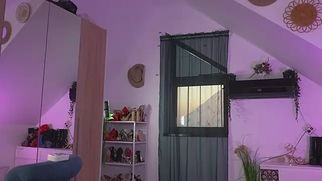 Amaliamour online show from 04.17.26