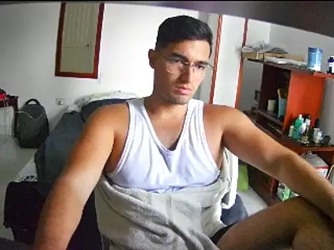 Snapshot of lechero226 chatting on 12.19.24 lechero226 online show from 12.19.24