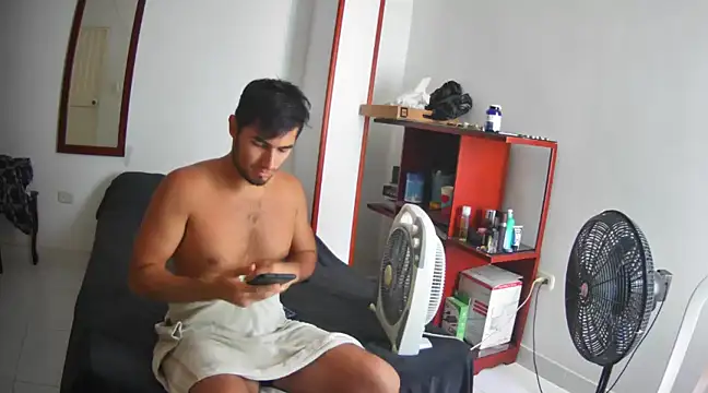 Snapshot of lechero226 chatting on 01.24.25 lechero226 online show from 01.24.25