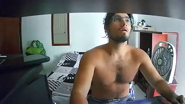 Snapshot of lechero226 chatting on 12.02.25 lechero226 online show from 12.02.25