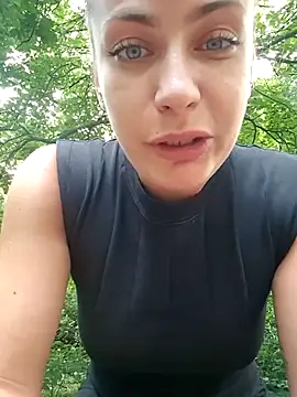 Snapshot of Keli_Jessi chatting on 07.19.26 Keli Jessi online show from 07.19.26