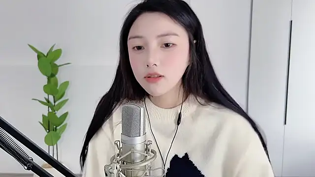 Snapshot of HaagenDazs_ chatting on 02.21.25 HaagenDazs  online show from 02.21.25