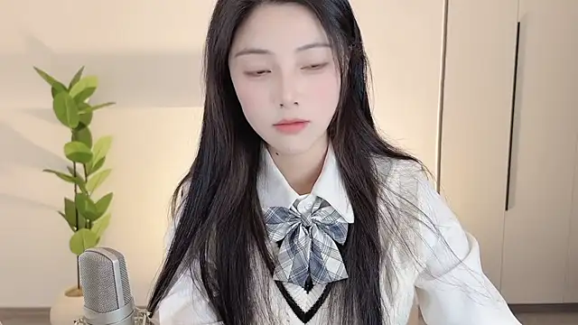Snapshot of HaagenDazs_ chatting on 02.22.25 HaagenDazs  online show from 02.22.25