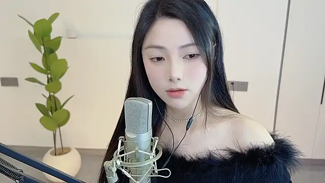Snapshot of HaagenDazs_ chatting on 03.10.25 HaagenDazs  online show from 03.10.25