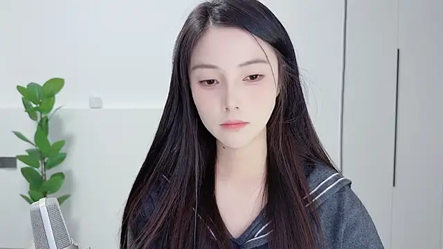 Snapshot of HaagenDazs_ chatting on 10.18.25 HaagenDazs  online show from 10.18.25