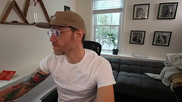 Snapshot of BradBronton chatting on 02.18.26 BradBronton online show from 02.18.26