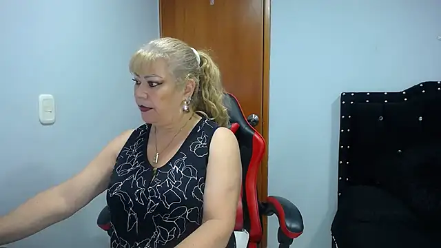 Snapshot of Ursulawhite69 chatting on 04.24.26 Ursulawhite69 online show from 04.24.26