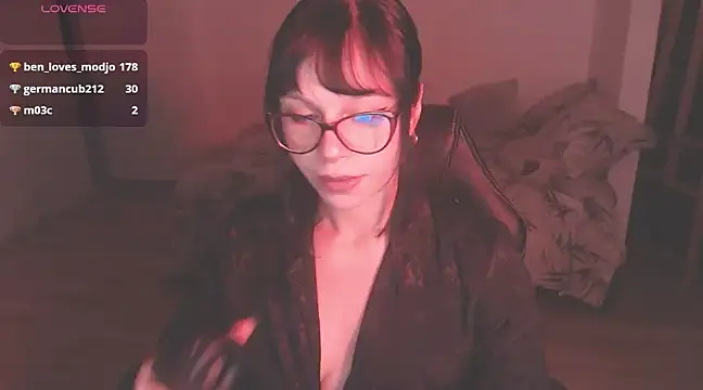 Snapshot of modjo_ chatting on 01.05.25 modjo online show from 01.05.25