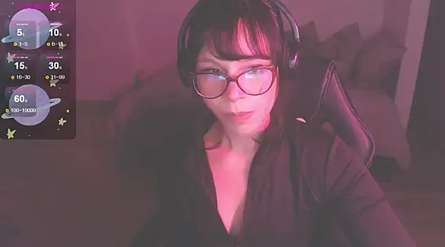 Snapshot of modjo_ chatting on 02.19.25 modjo online show from 02.19.25