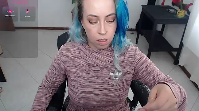 charlottezoe15 online show from 02.13.25