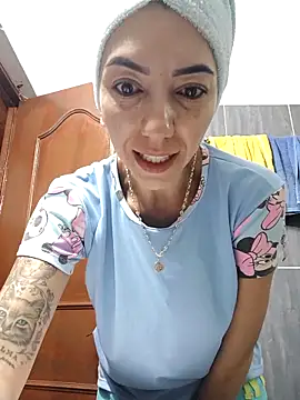 Snapshot of LunaZambrano chatting on 02.06.26 LunaZambrano online show from 02.06.26